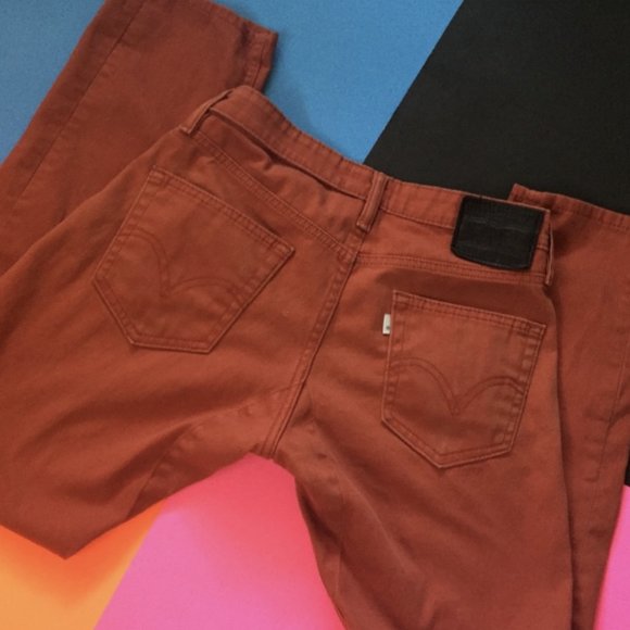 RED LEVI'S - Picture 5 of 6